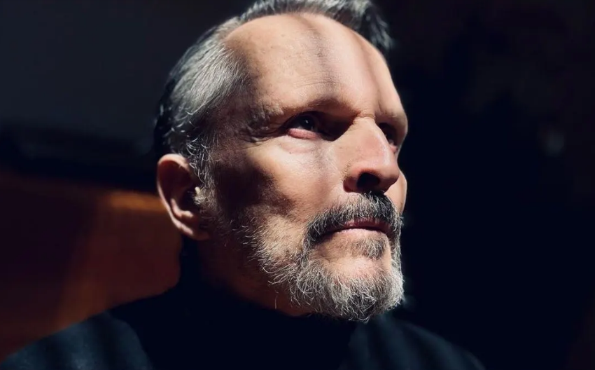  Momentos de terror: Miguel Bosé fue asaltado por 10 sujetos en su casa en México junto a sus hijos