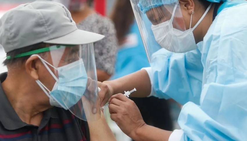  Minsa recomienda vacunarse contra la COVID-19 tras detección de variante Eris