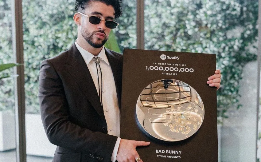  Bad Bunny se convierte en el artista más reproducido en la historia de Spotify