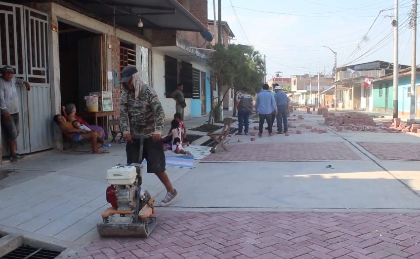 Alcalde Provincial de Mariscal Cáceres – Juanjui, visita obra en ejecución del jiron La Punta 1ra Cuadra