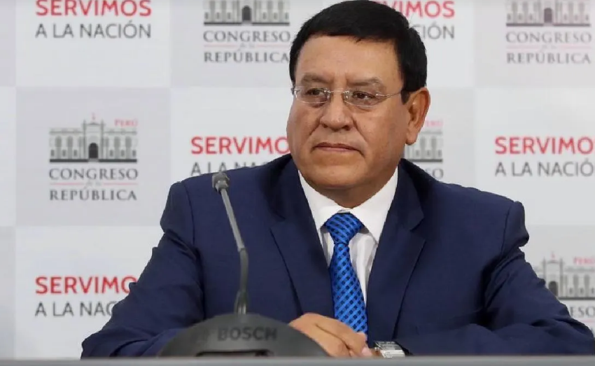  Alejandro Soto utilizó la misma tesis para obtener los grados de maestría y doctorado, según Panorama