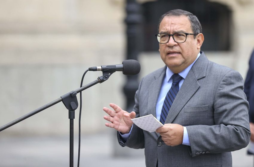  Ejecutivo entrega más de 55 mil permisos temporales de permanencia a migrantes