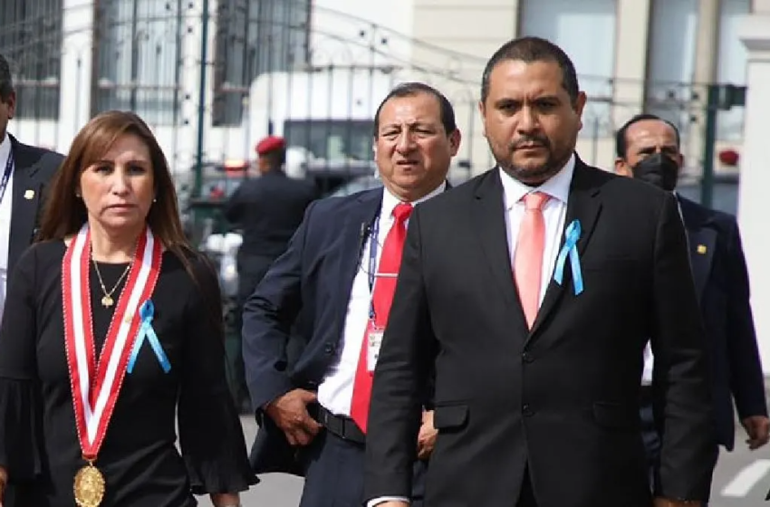  Jaime Villanueva, asesor principal de la Fiscal de la Nación, bajo resguardo a la espera de su detención