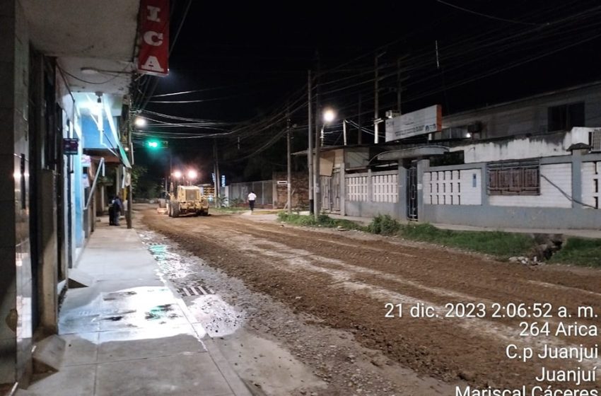  Maquinaria de la Municipalidad Provincial de Mariscal Cáceres intervino una vez más en el Jirón Arica