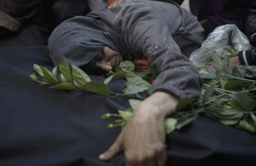  Sube a más de 20.400 cifra de muertos en Gaza; Ejército israelí afirma estar cerca del control operacional en el norte del enclave