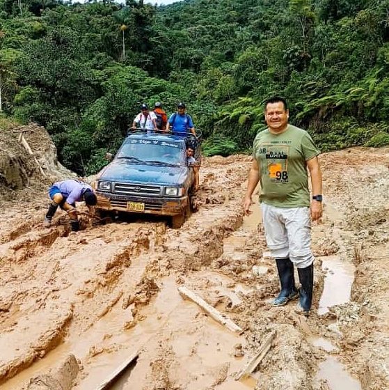  La triste realidad de las carreteras de sus centros poblados