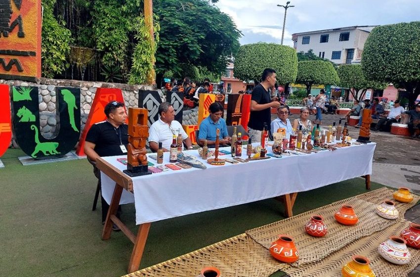  Importante lanzamiento se realizó en la Plaza de Armas de la Feria Artesanal Cholón