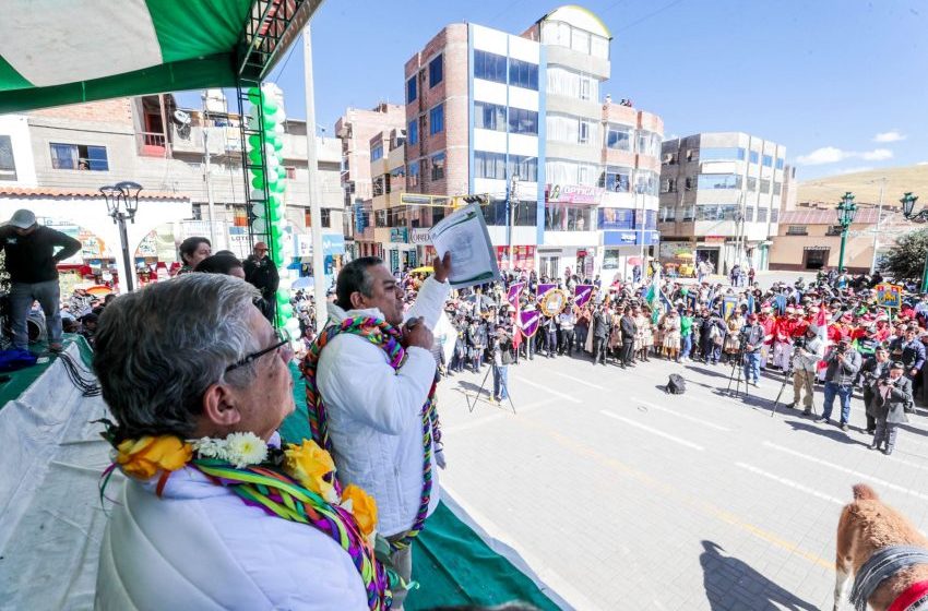  Jefe de Gabinete reafirma compromiso con el desarrollo de la industria en Carabaya, Puno