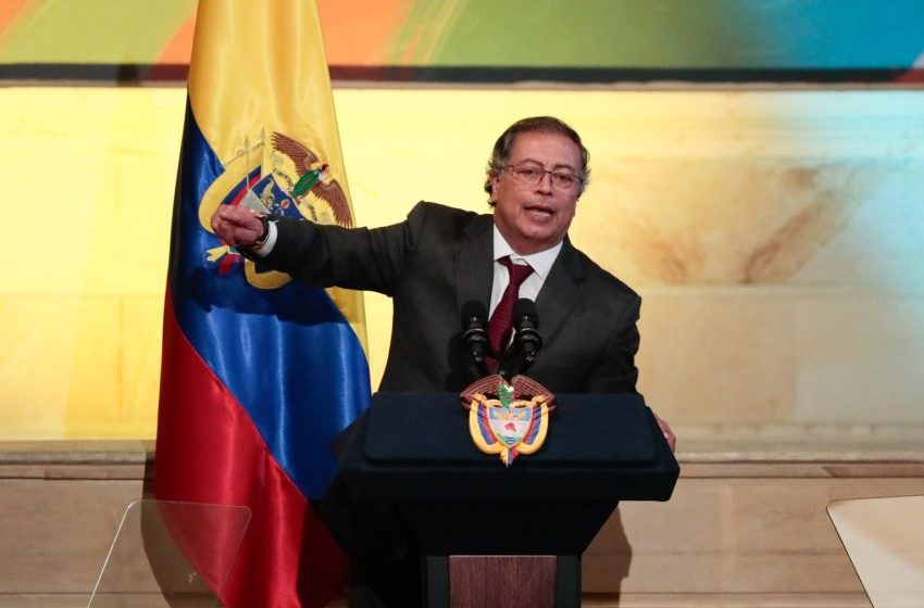  Petro pide perdón a Colombia por la corrupción en el organismo de atención de desastres