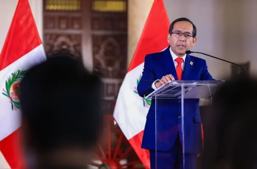  Fiscalía allana casa del vocero presidencial Fredy Hinojosa