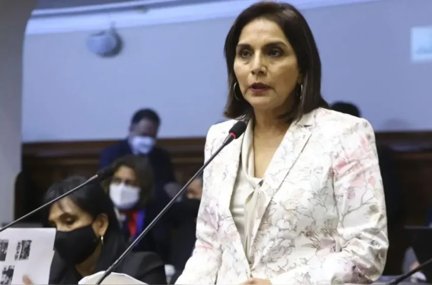  Patricia Juárez anuncia que impulsará una denuncia constitucional contra la fiscal de la Nación, Delia Espinoza