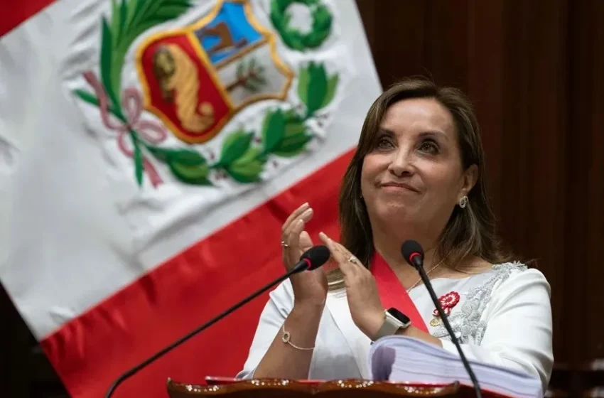  La presidenta de Perú asegura que su país ha derrotado a la inflación y la recesión