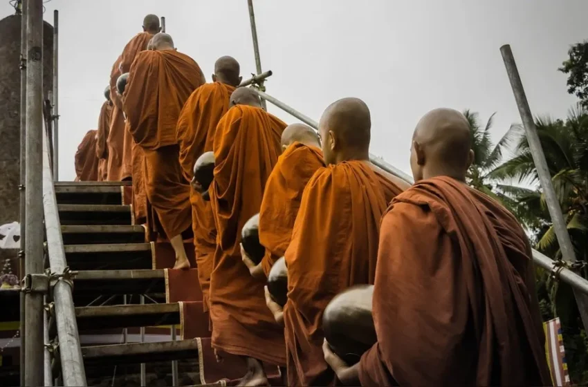  ‘Señorita Golf’, la mujer que extorsionó a monjes budistas con fotos y videos sexuales por millones de dólares en Tailandia: esto se sabe del caso