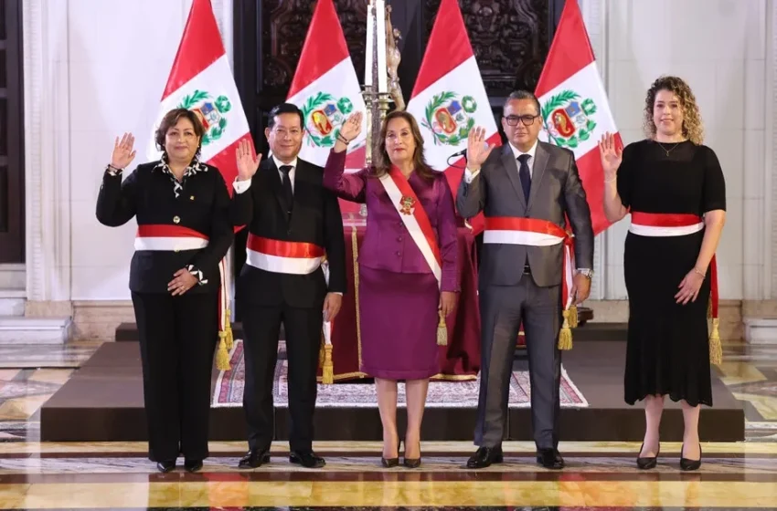  Cambios en el Gabinete: Dina Boluarte tomó juramento a nuevos ministros de Justicia, Desarrollo e Inclusión Social y Mujer