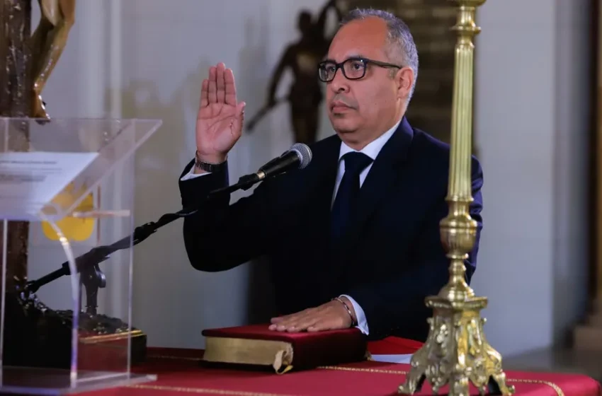  Juan Manuel Cavero Solano juró como nuevo ministro de Justicia tras renuncia de Juan José Santiváñez