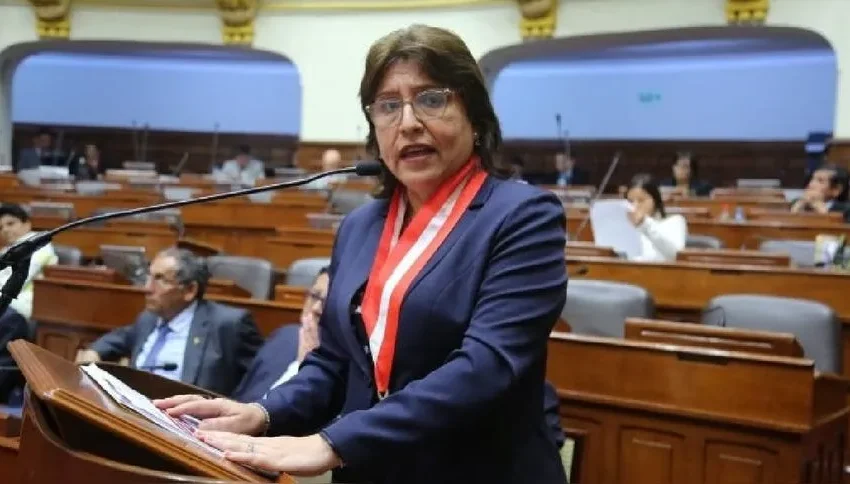  Delia Espinoza tras aprobación de informe final que recomienda su inhabilitación: «Se ha concretado un golpe»