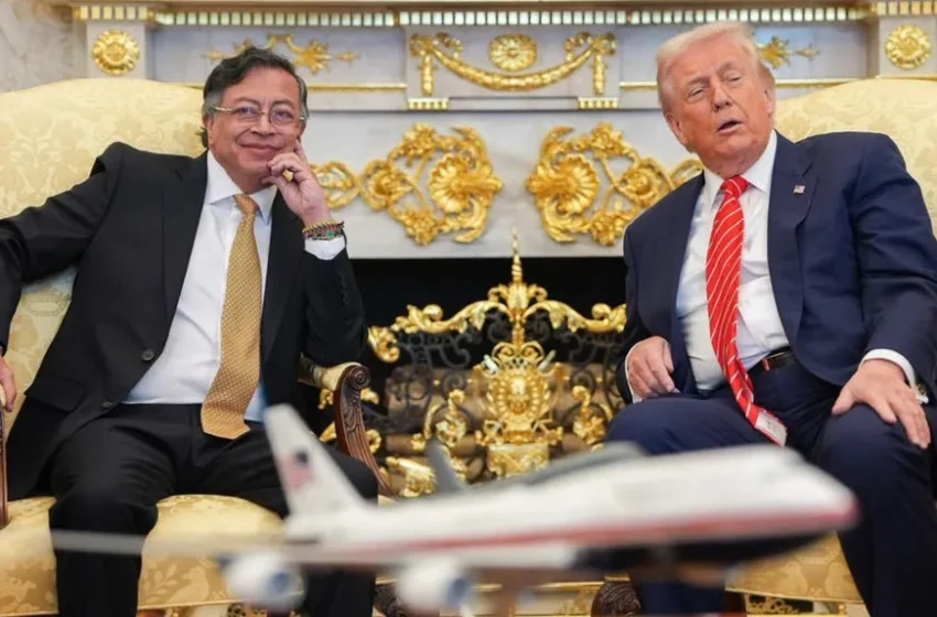  Donald Trump dice a Gustavo Petro en una tarjeta que fue un «gran honor» conocerlo y que ama a Colombia