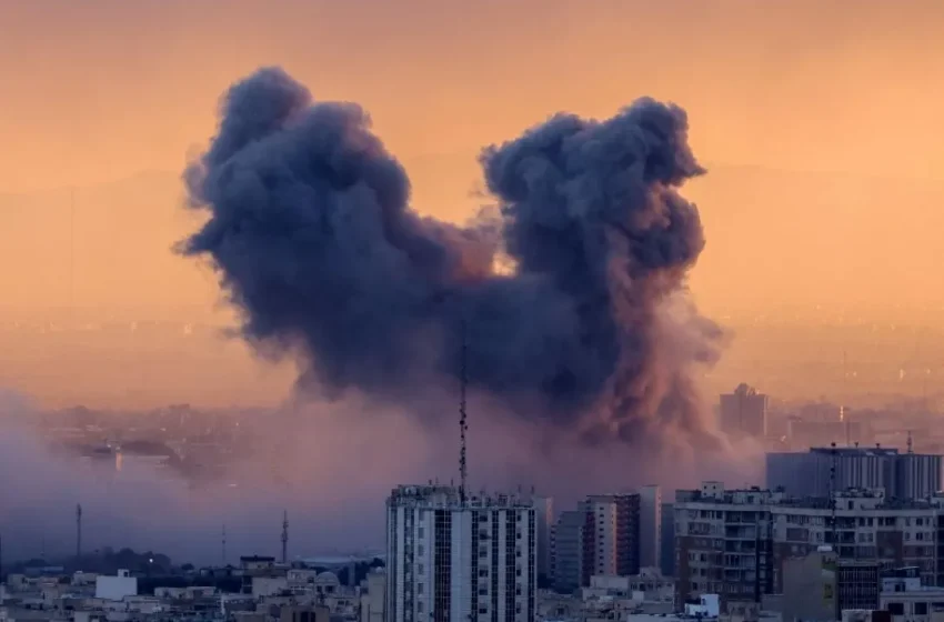  EE. UU. e Israel bombardean Teherán e Irán amenaza con atacar «los centros económicos» de Oriente Medio