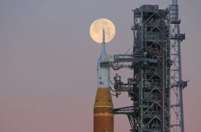  Antes de Artemis II: cómo los viajes lunares han influido en la literatura, la música, el cine y TV