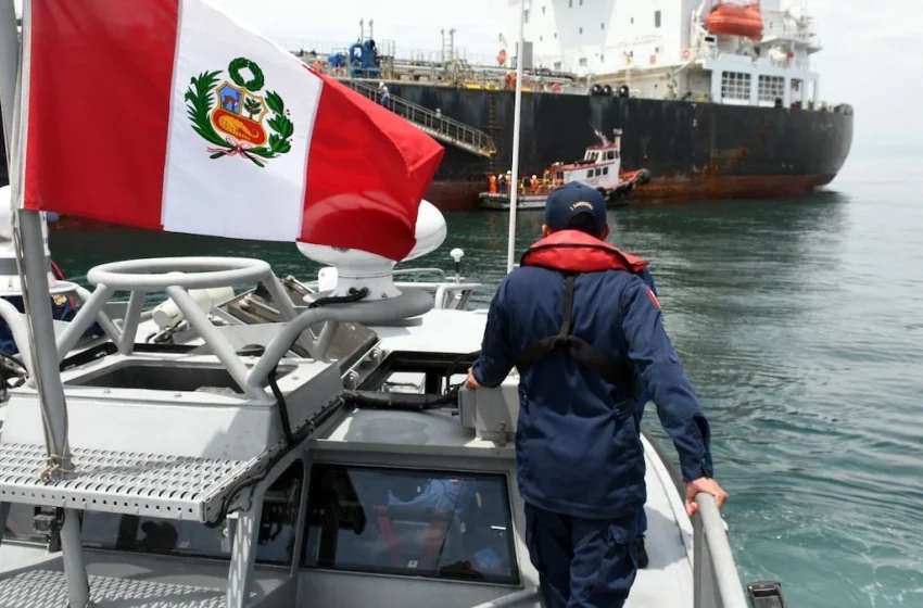  Perú evalúa expulsiones masivas por barco y negocia su ejecución con Venezuela