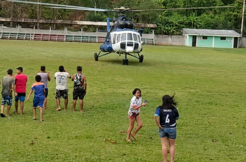  Tormenta eléctrica obliga a helicóptero a aterrizar de emergencia en estadio de Pinto Recodo