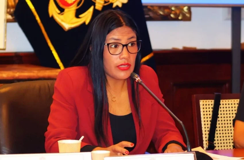  Exasesor de congresista Catherin Palomino la acusa de buscar gestionar presupuestos de obras a cambio de «un porcentaje»