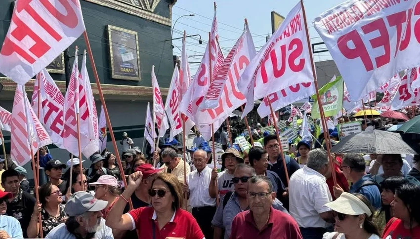  Sutep dejó abierta la posibilidad de una huelga nacional indefinida si sus demandas no son atendidas