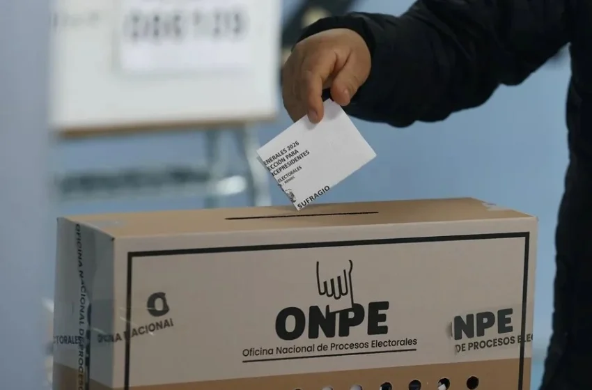  Perú celebra sus comicios locales con polémica por la ‘reelección encubierta’ de alcaldes 4 octubre 2026
